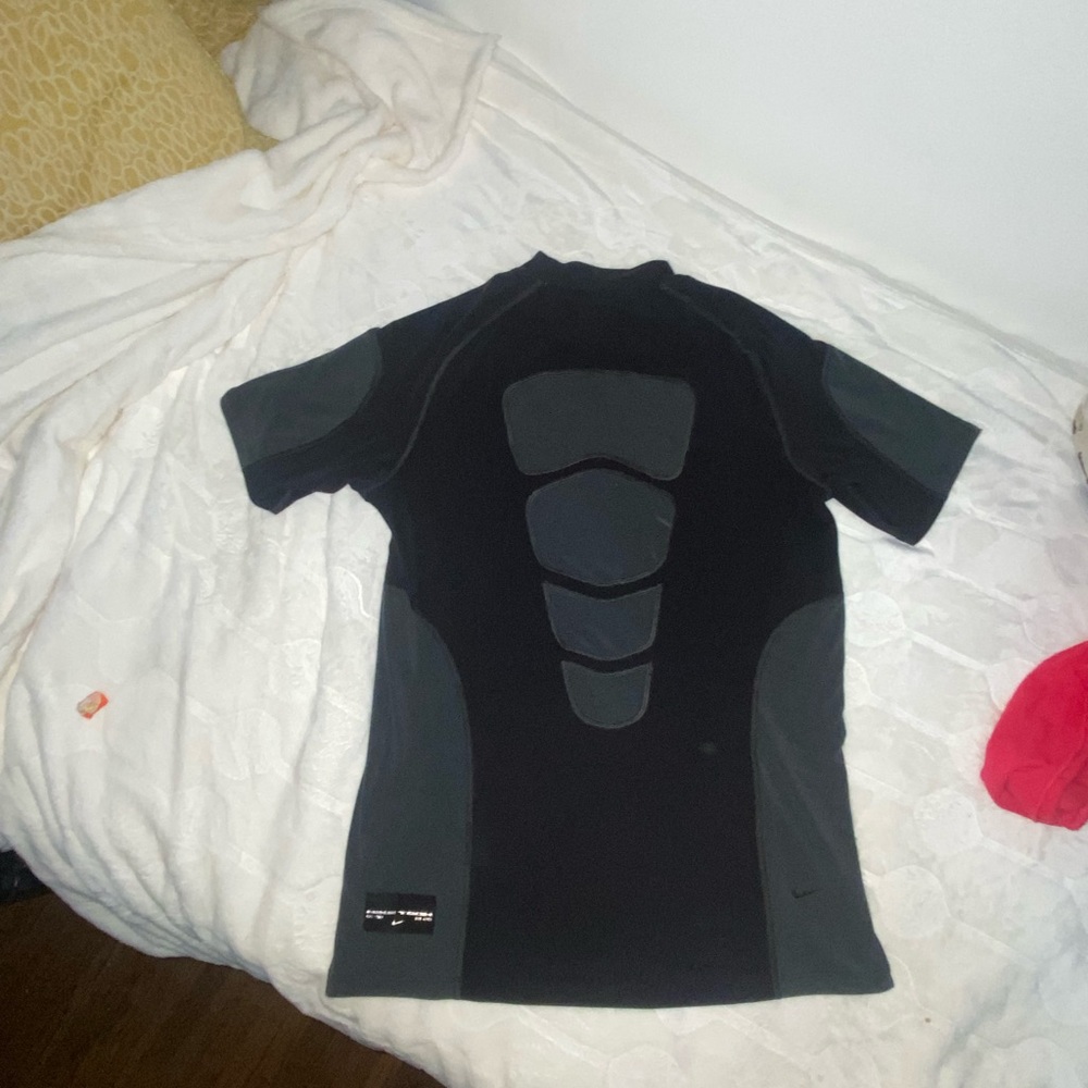 Nike Tech Base Layer in Black and Dark Green